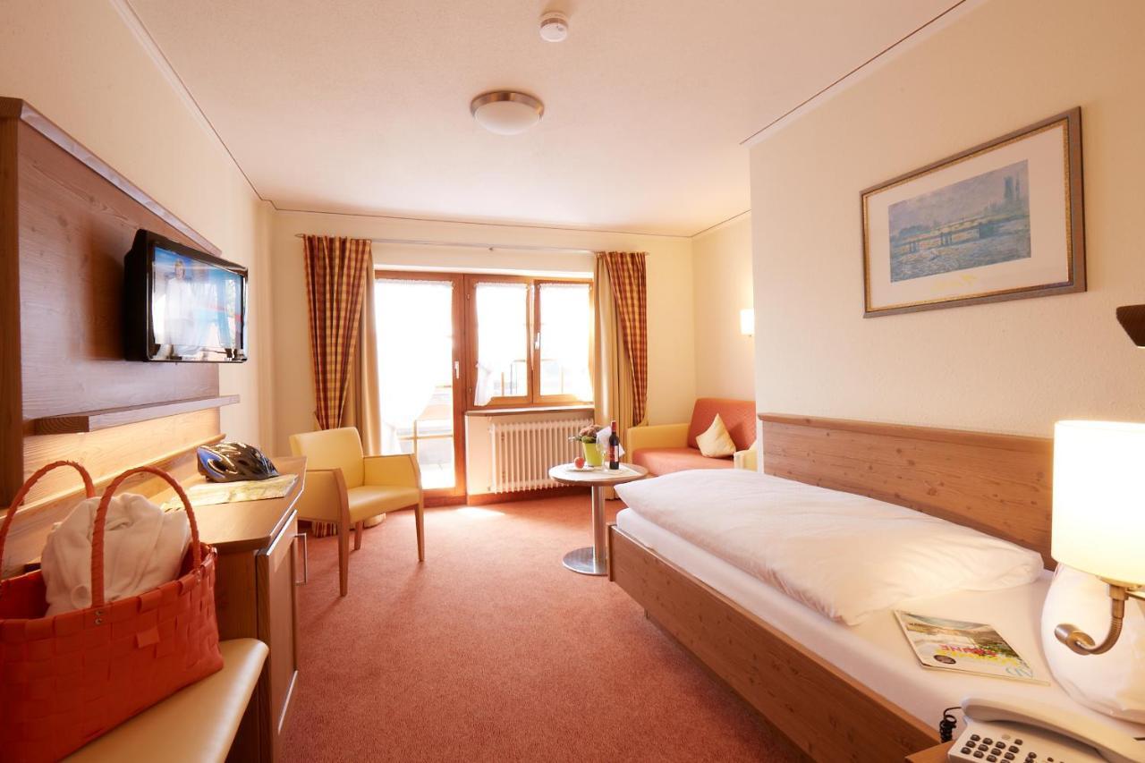 Wander- & Wellnesshotel Naegele 호헨스반트 외부 사진